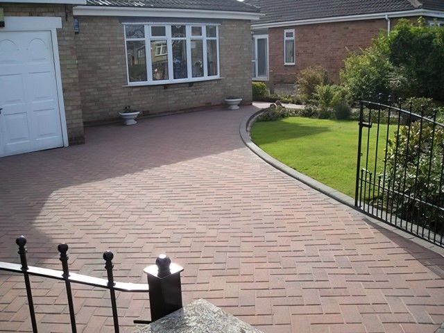 images/driveway-cleaning/slider/drive-way-cleaning-3-kireth-ai.jpg