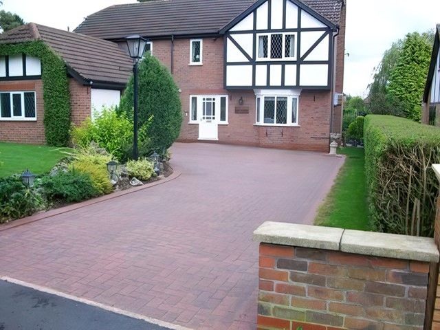 images/driveway-cleaning/slider/drive-way-cleaning-2-kireth-ai.jpg